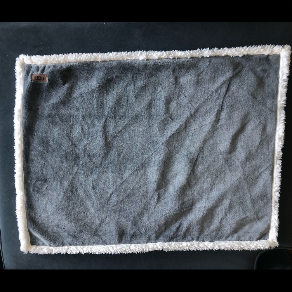 UGG standard pillow case